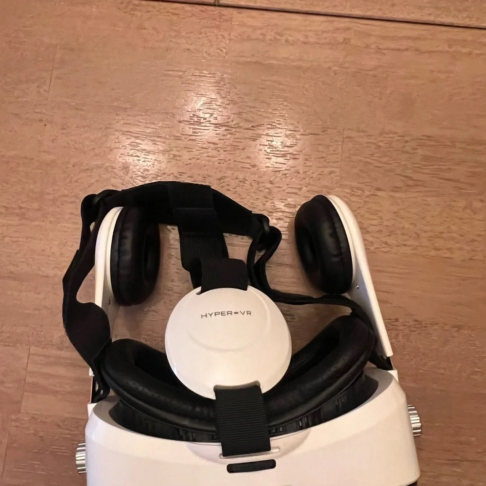 Hyper VR Smartphone Headset